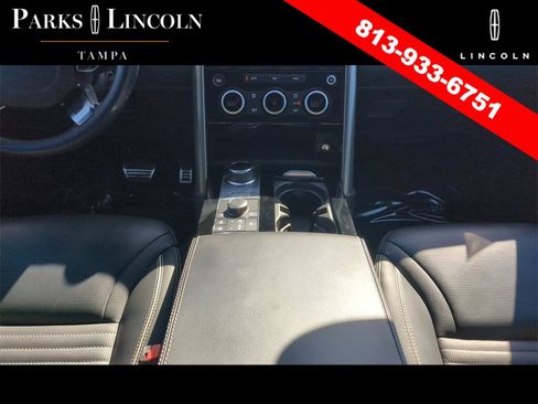 Used 2019 Land Rover Discovery HSE image 15