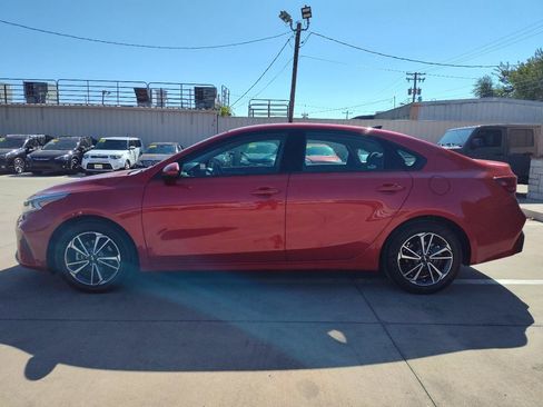 Used 2022 Kia Forte LXS FWD image 7