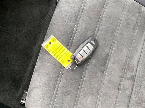 Used 2024 Mitsubishi Outlander SE image 11