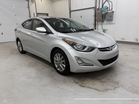 Used 2015 Hyundai Elantra SE w/ Option Group 02 FWD image 5