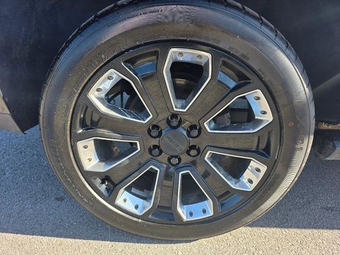 Used 2018 GMC Yukon Denali w/ Denali Ultimate Package image 22