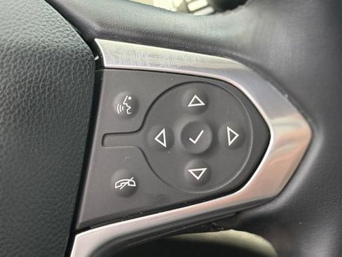 Used 2023 Chevrolet Traverse LT FWD image 20