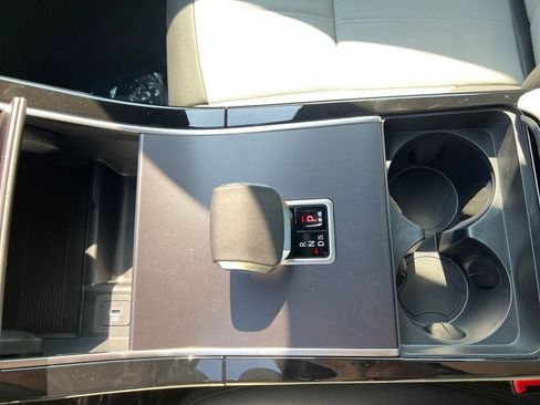 New 2026 Land Rover Range Rover Evoque Dynamic SE image 25