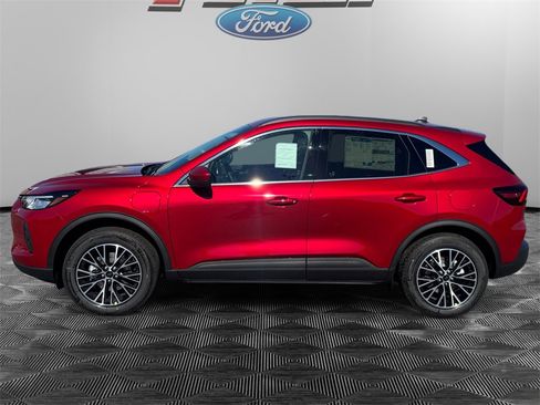 New 2026 Ford Escape SE image 2