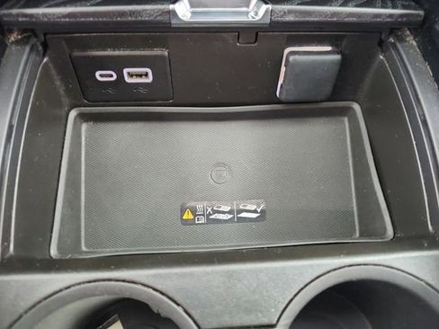 Used 2024 GMC Yukon Denali RWD image 35