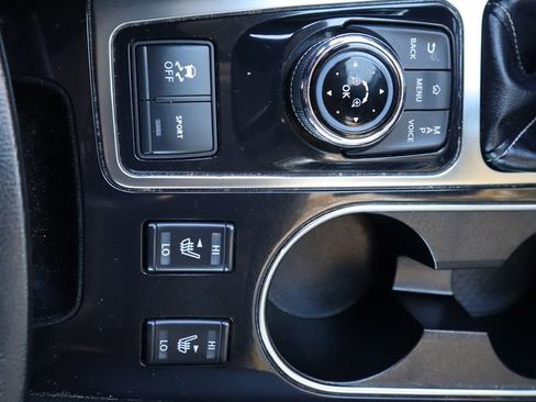 Used 2023 Nissan Maxima SL image 32