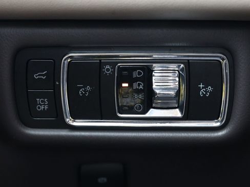 Used 2023 Lincoln Nautilus FWD w/ Premium Package image 26