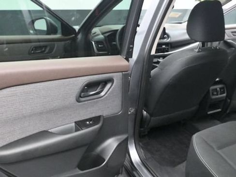 Used 2023 Nissan Rogue S AWD/4WD image 20