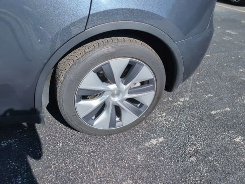 Used 2023 Tesla Model Y Long Range image 7