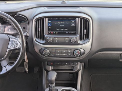 Used 2022 Chevrolet Colorado LT w/ LT Convenience Package image 17