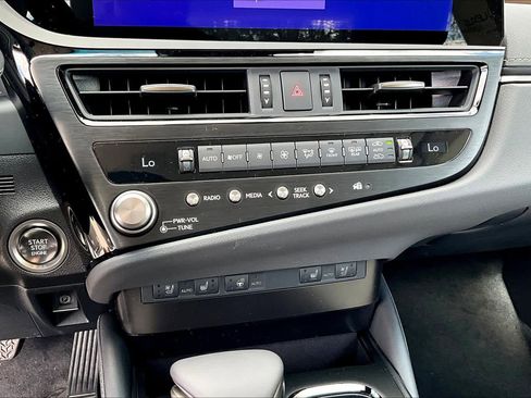 New 2025 Lexus ES 350 w/ Premium Package image 13