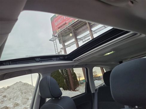 Used 2018 Subaru Forester 2.5i Premium w/ All-Weather Package image 33