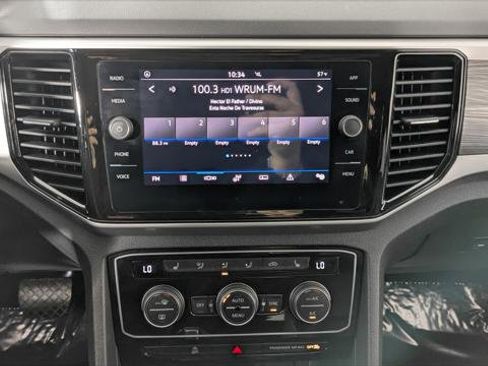 Used 2023 Volkswagen Atlas Cross Sport SE image 28