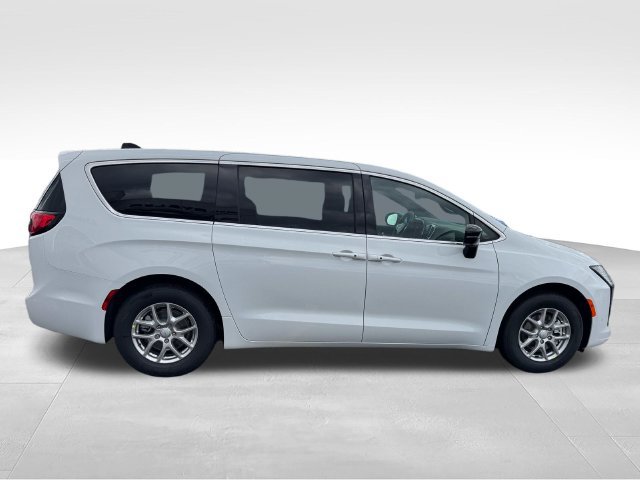 New 2027 Chrysler Pacifica Select w/ Family Tech Group FWD image 50