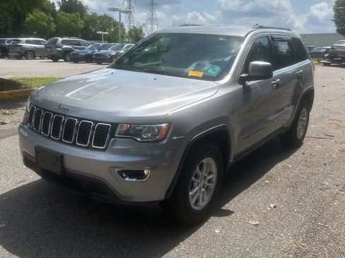 Used 2018 Jeep Grand Cherokee Laredo AWD/4WD image 1