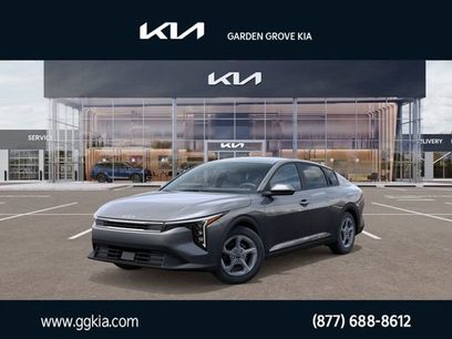 New 2025 Kia K4 LXS