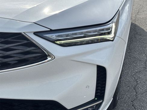 Certified 2025 Acura MDX SH-AWD w/ Advance Package image 9