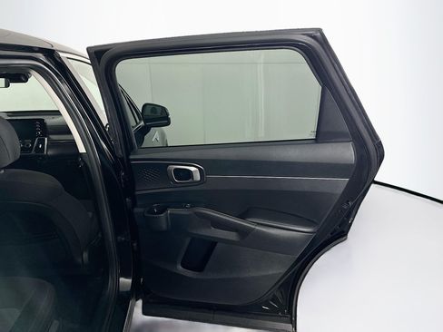 Used 2023 Kia Sorento LX FWD image 28