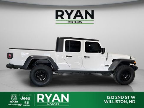 Used 2023 Jeep Gladiator Sport w/ Trailer Tow Package image 12