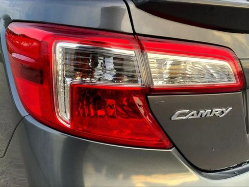 Used 2013 Toyota Camry SE image 27