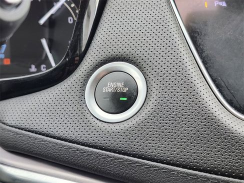 Used 2019 Cadillac XT5 Luxury image 23