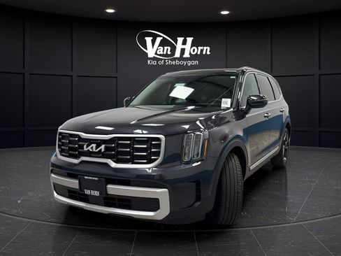 Used 2025 Kia Telluride S AWD/4WD image 3