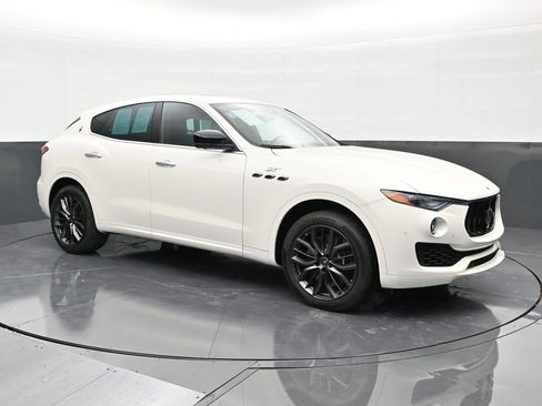 Used 2024 Maserati Levante GT Ultima AWD/4WD image 5