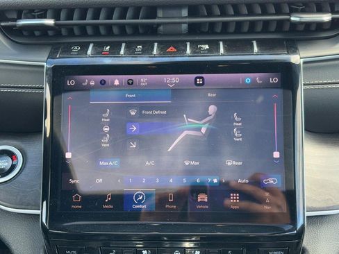 Used 2024 Jeep Grand Cherokee L Limited w/ Luxury Tech Group II image 14