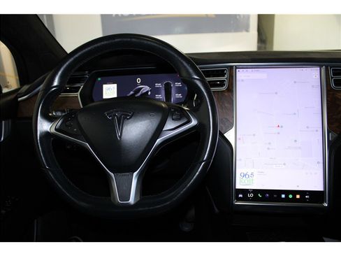 Used 2017 Tesla Model X 75D image 30