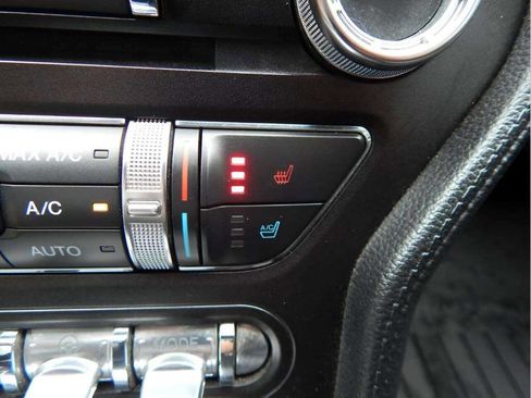 Used 2015 Ford Mustang Premium image 35