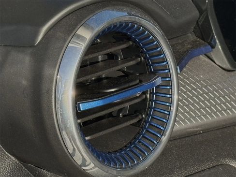 Used 2025 Chevrolet Trax LT image 21