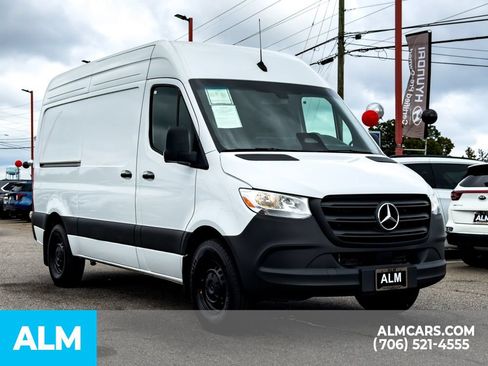 Used 2025 Mercedes-Benz Sprinter 2500 image 5
