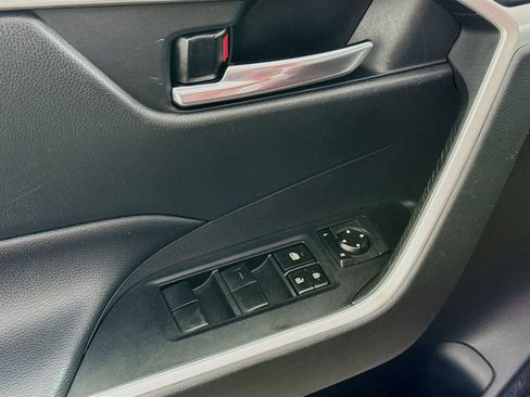 Used 2019 Toyota RAV4 XLE w/ Convenience Package image 9