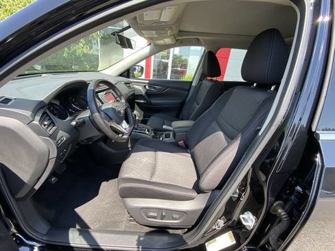 Used 2018 Nissan Rogue SV w/ Sun & Sound Touring Package AWD/4WD image 15
