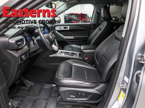 Used 2023 Ford Explorer Limited AWD/4WD image 14