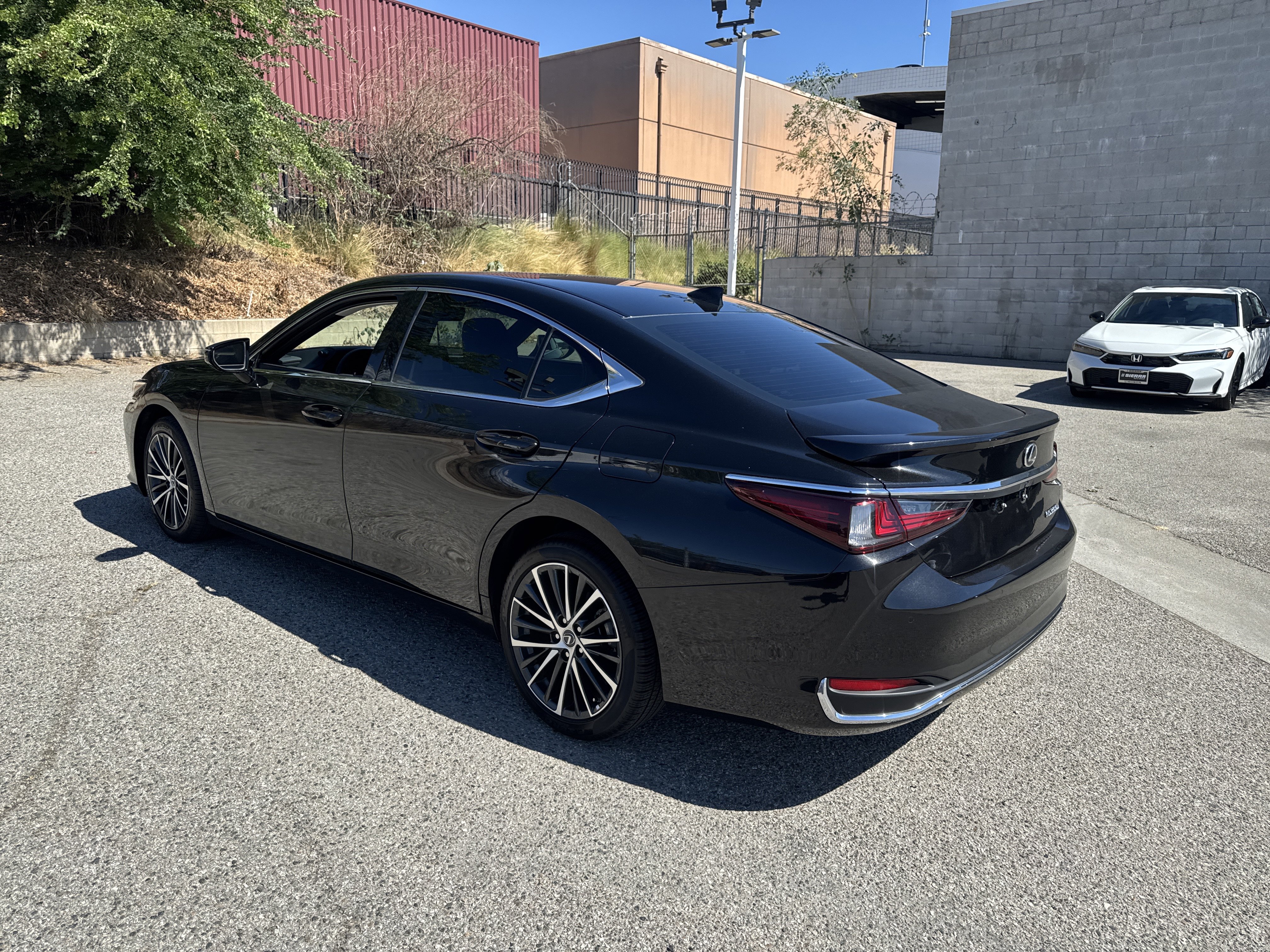 Used 2024 Lexus ES 300h w/ Premium Package FWD image 8