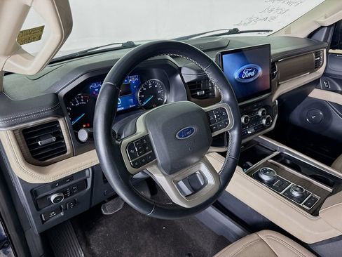 Used 2022 Ford Expedition Limited image 9