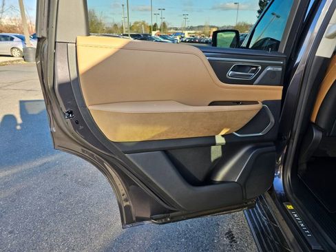 New 2025 INFINITI QX80 Luxe image 19