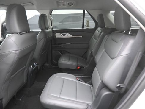 New 2025 Ford Explorer Active w/ Active Comfort Package image 26