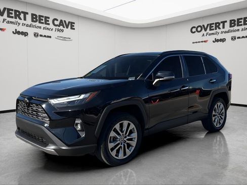 Used 2022 Toyota RAV4 Limited image 3