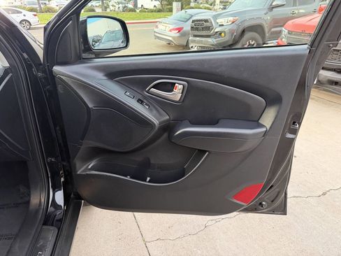 Used 2011 Hyundai Tucson Limited w/ Premium Pkg 3 image 35