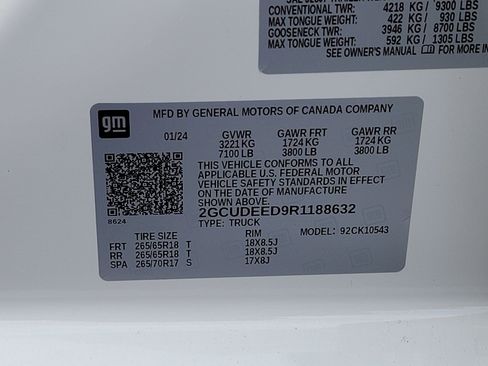 Used 2024 Chevrolet Silverado 1500 RST AWD/4WD image 16