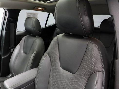 Used 2023 Buick Encore GX Essence w/ Experience Buick Package AWD/4WD image 26