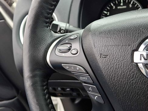 Used 2020 Nissan Pathfinder Platinum image 25