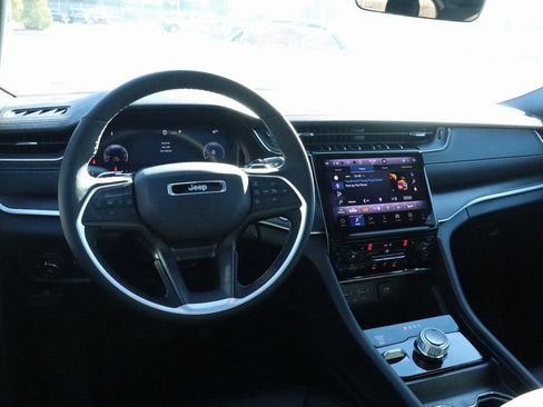 New 2025 Jeep Grand Cherokee L Limited AWD/4WD image 2