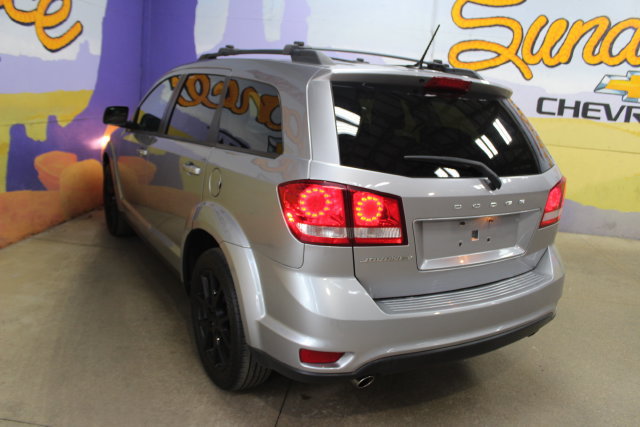 Used 2016 Dodge Journey SXT w/ Blacktop Package FWD image 5