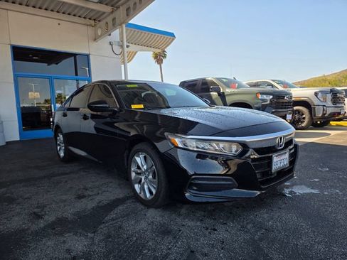 Used 2018 Honda Accord LX image 3