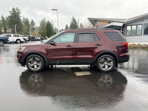 Used 2018 Ford Explorer Sport image 2