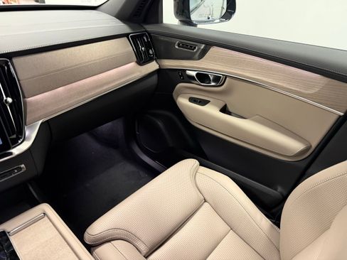 Used 2026 Volvo XC90 B6 Ultra w/ Protection Package Premier image 27