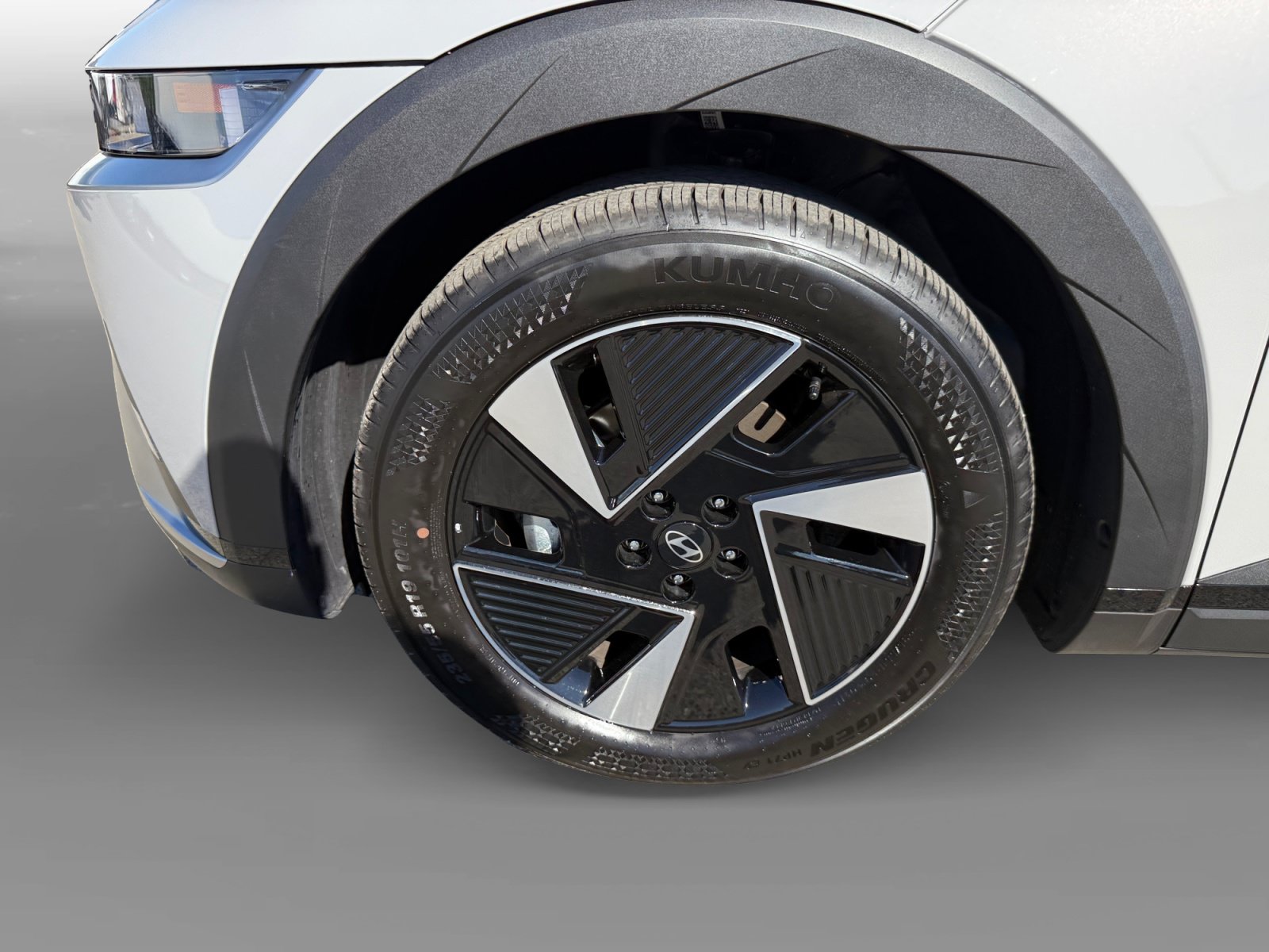 Certified 2026 Hyundai Ioniq 5 SEL RWD image 9